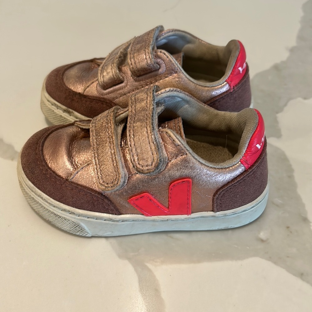 Toddler Vejas- Metallic Purple and hot pink